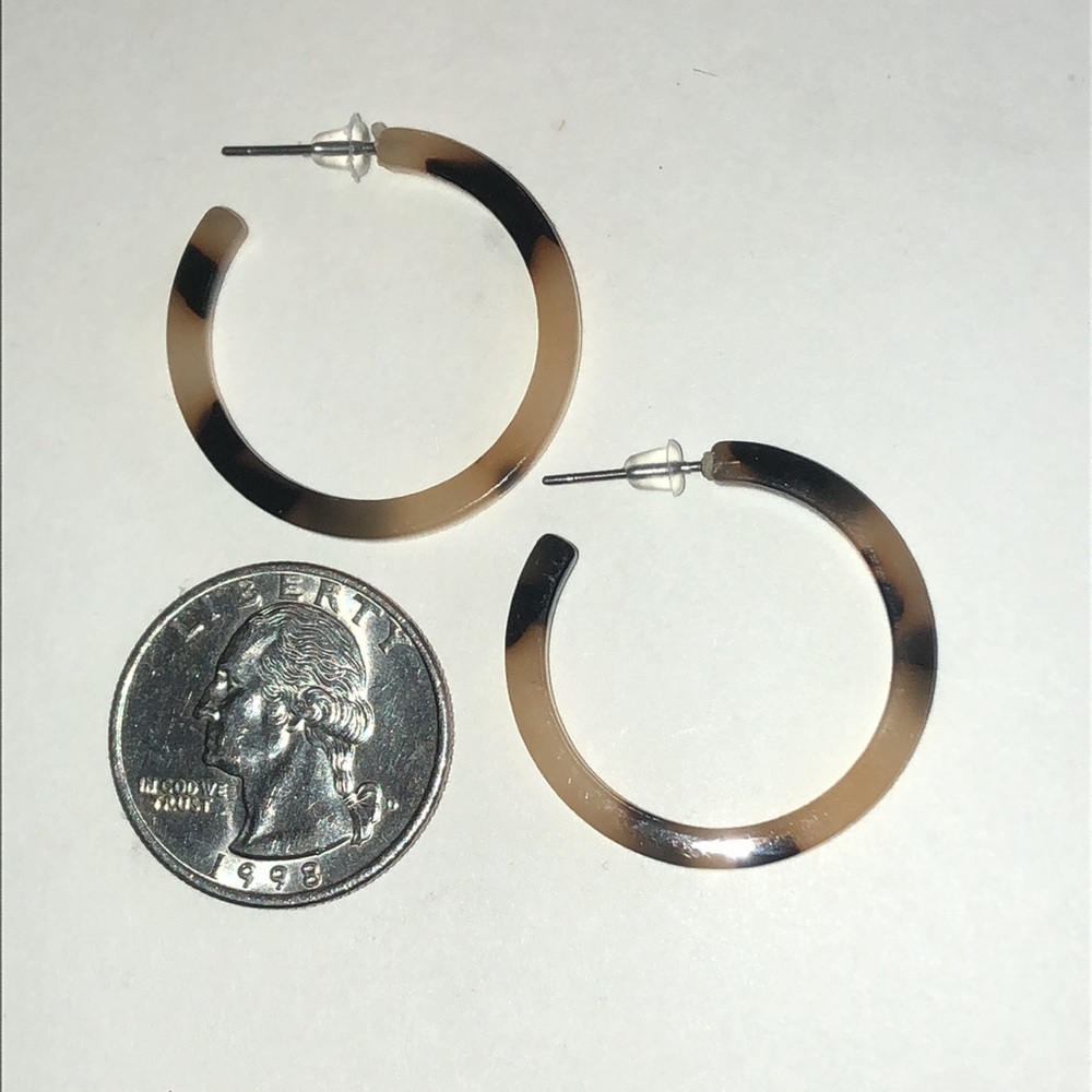 Beige and Black Tortoiseshell Boho Hoop Earrings - Picture 3 of 4